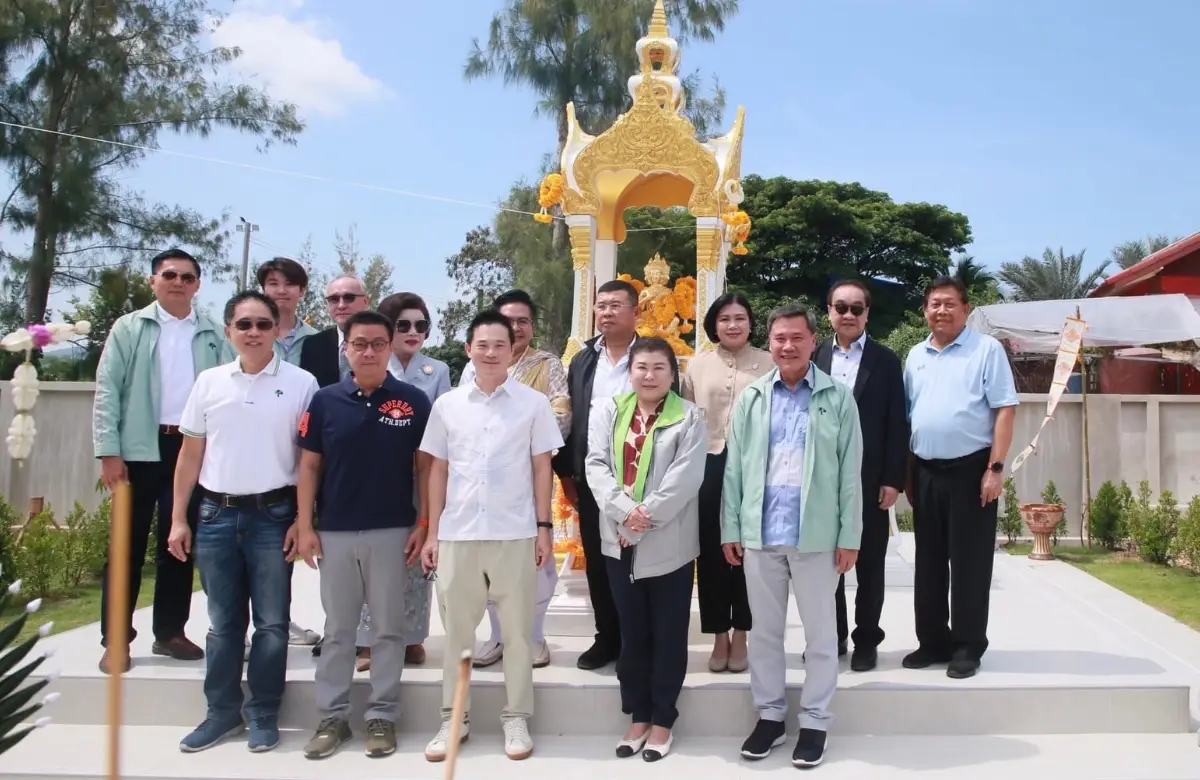พิธีตั้งศาลพระพรหม